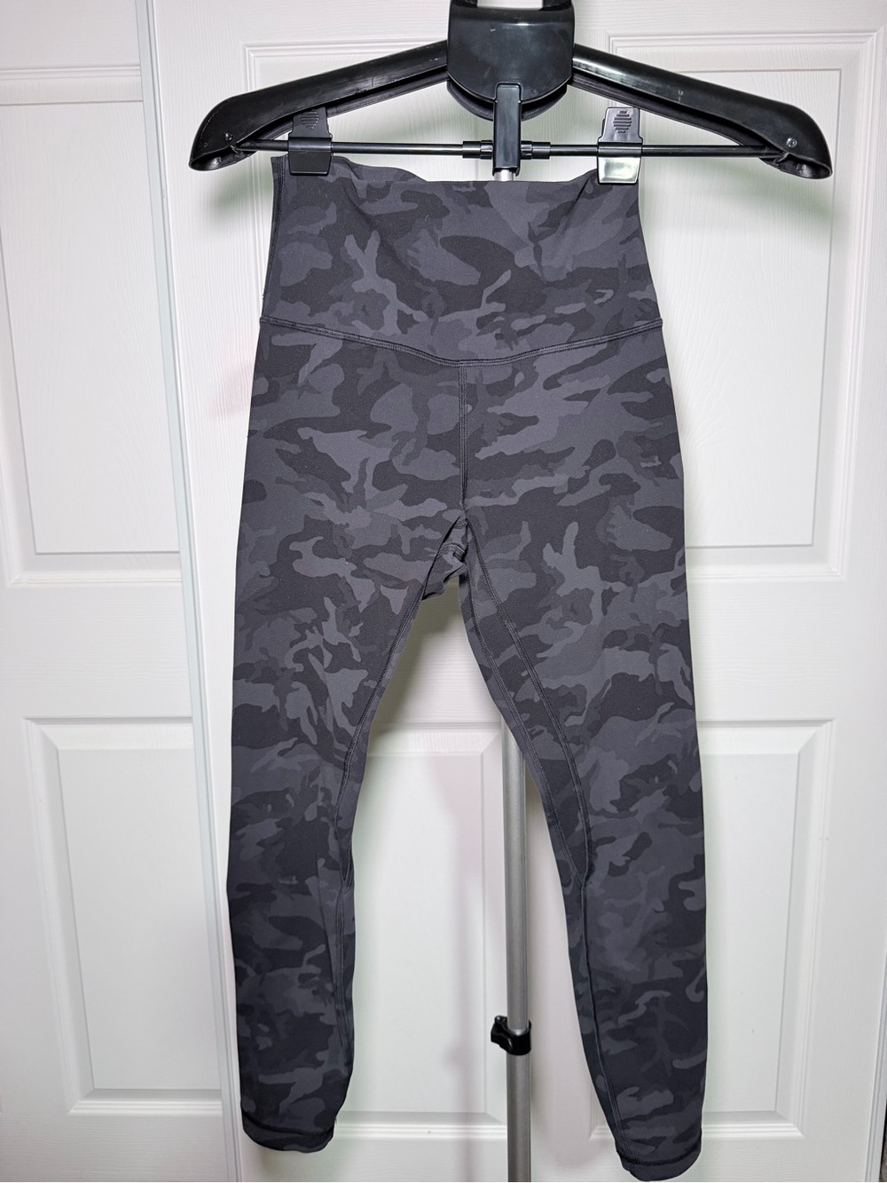 Lululemon High-Waist Camo Leggings - Gray